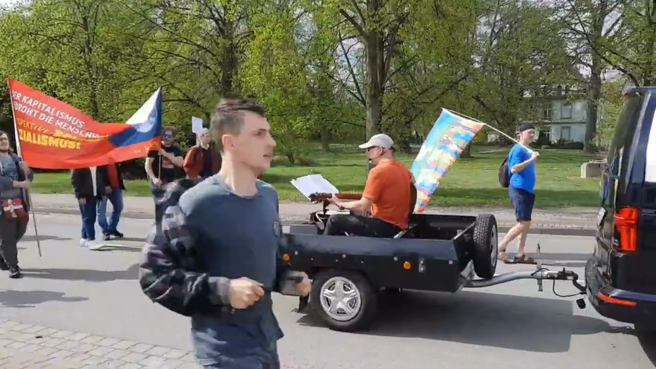 Demozug bei Ostermarsch in Gardelegen am Ostermontag den 21.04.2025