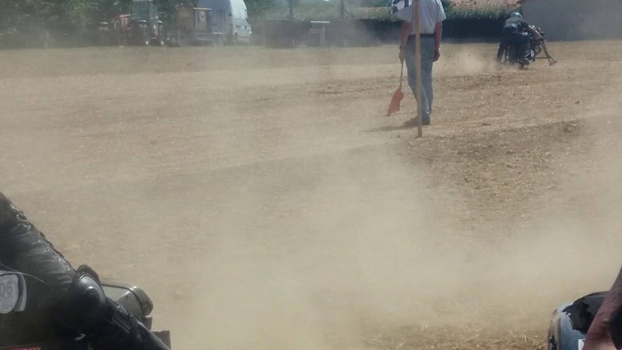 Fête de la Fouace 2018  démonstration des engins à une roue .