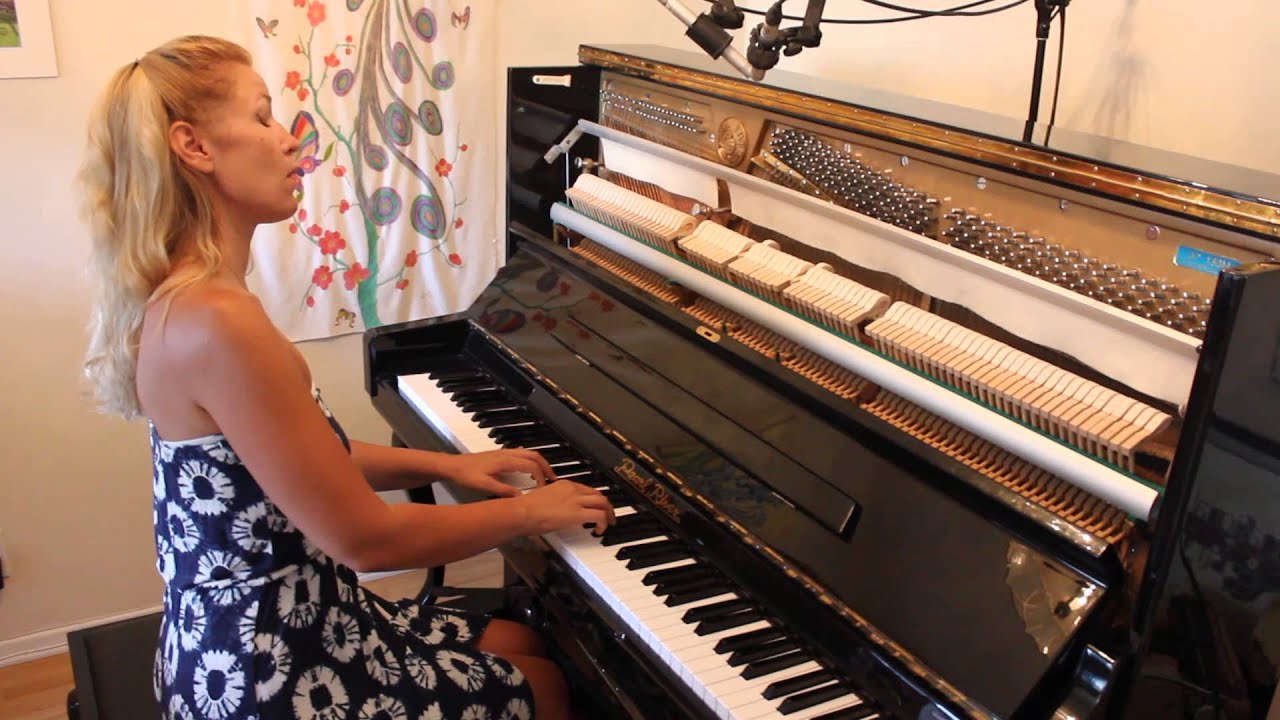 Irina Bazik plays Chopin Mazurka Op.6 No.1