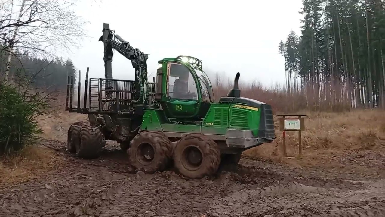 John Deere harvestor 1210g