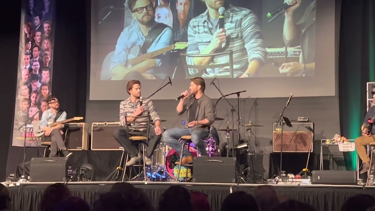 Reenacting Jensen stabbing Jared on set #supernatural #spndallas