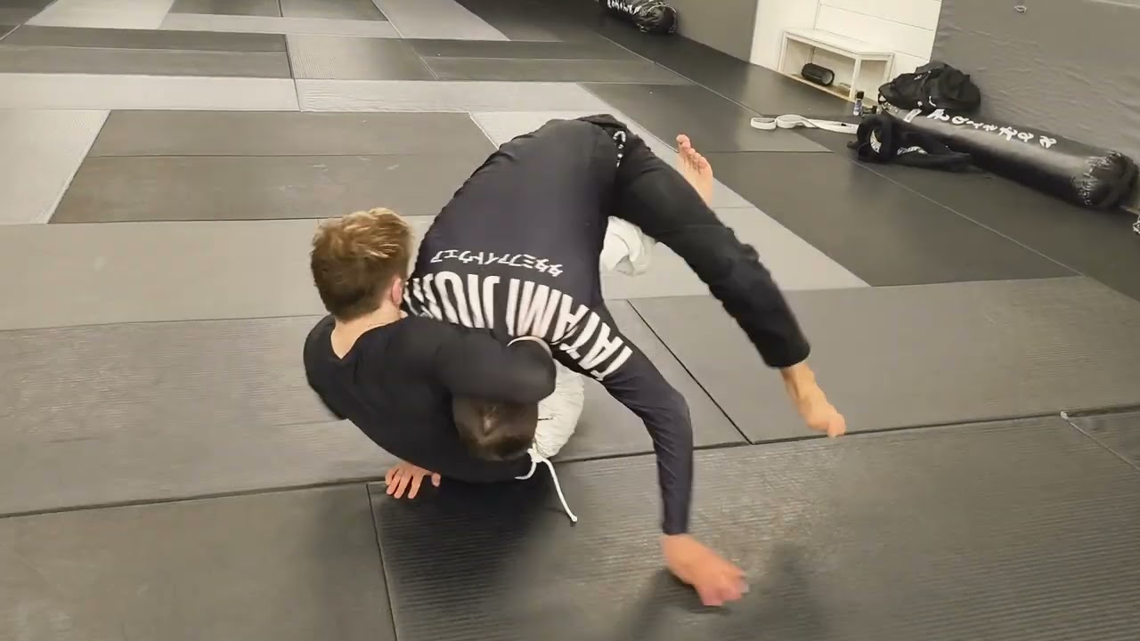 Elias vs Joel