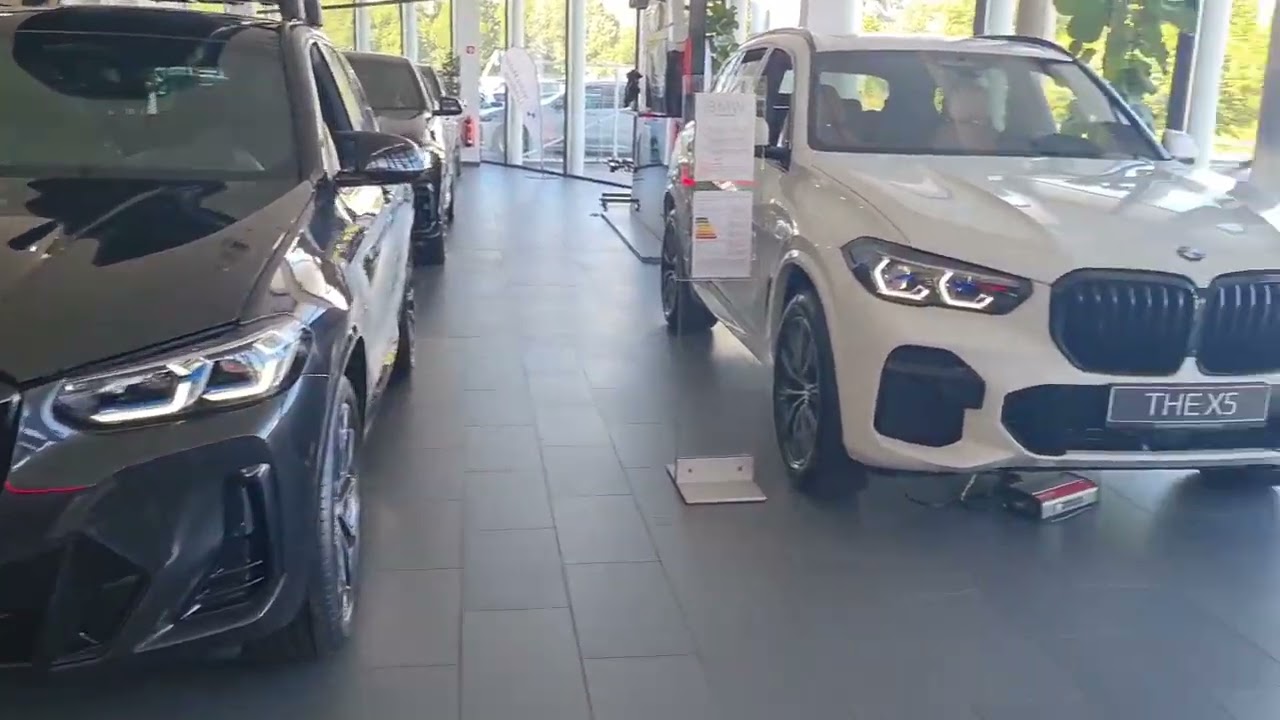 Bogata ZALOGA vozil BMW @ Wallis Motor Ljubljana