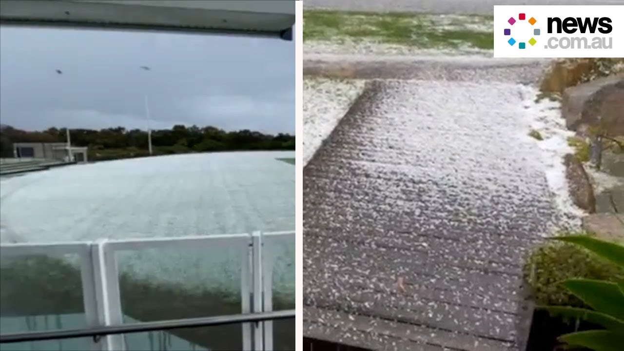 An intense thunderstorms brings hail to Melbourne
