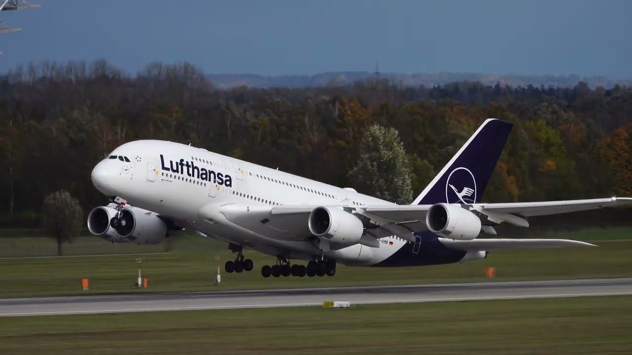 Achievable plane spotting images with Sony RX10 M4 + Ninja V