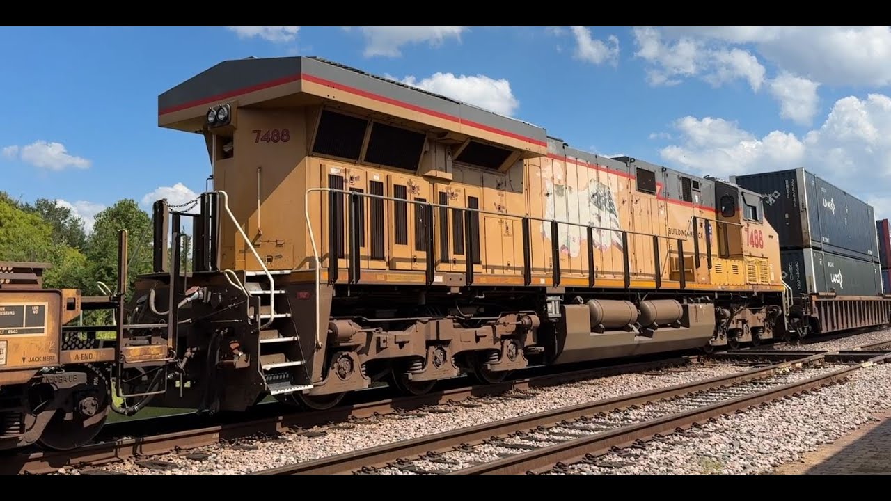 2025-10-02b Union Pacific Monster Intermodal Train