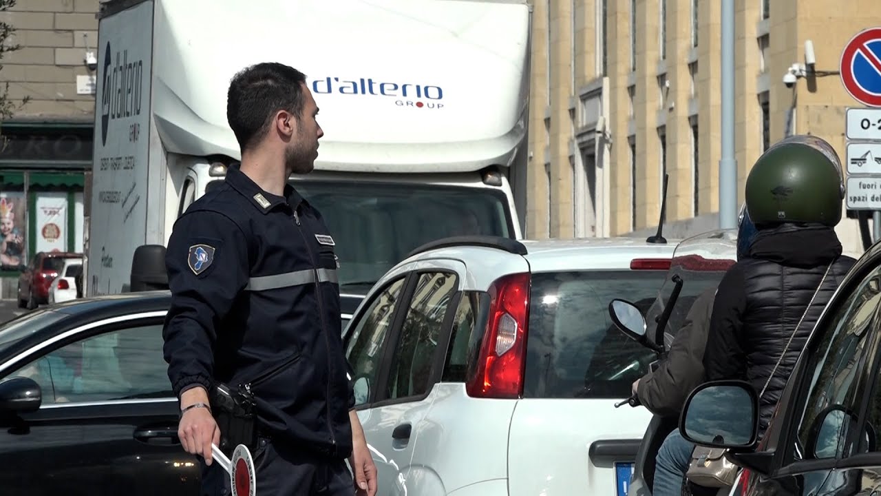 Nuovo dispositivo traffico in centro Napoli, l'opinione degli automobilisti
