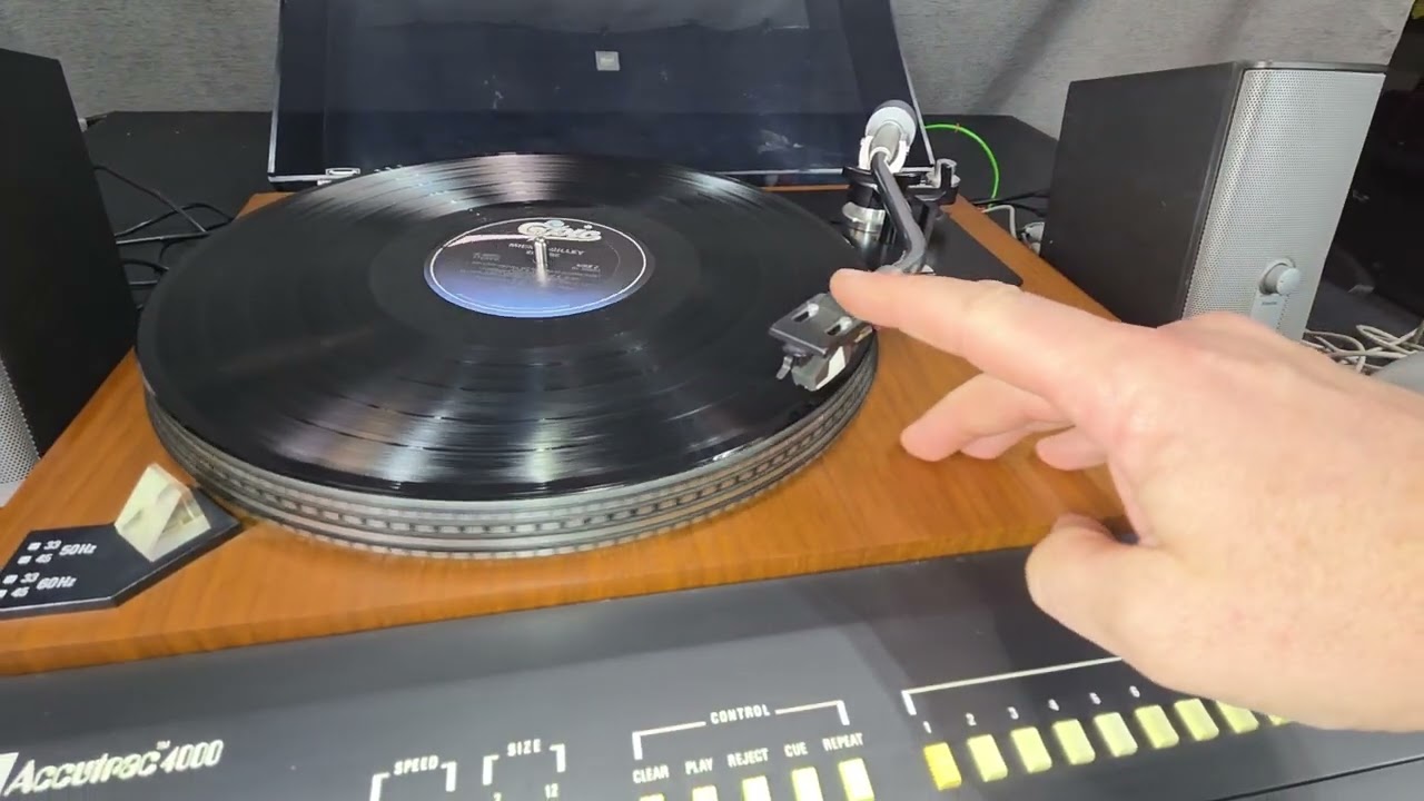 ADC Accutrac Model 4000 Turntable w Remote & Receiver
