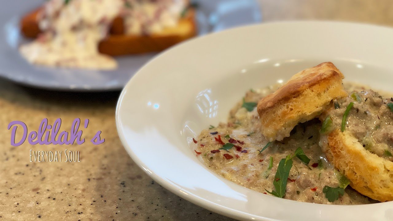 North vs. South!  😋Country Sausage Gravy over Biscuits or Creamed Chipped Beef over Brioche Toast 😋