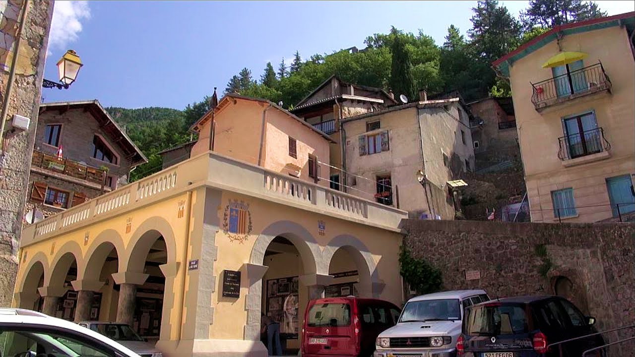 Guillaumes, Alpes-Maritimes, Provence-Alpes-Côte d'Azur, France [HD] (videoturysta.eu)