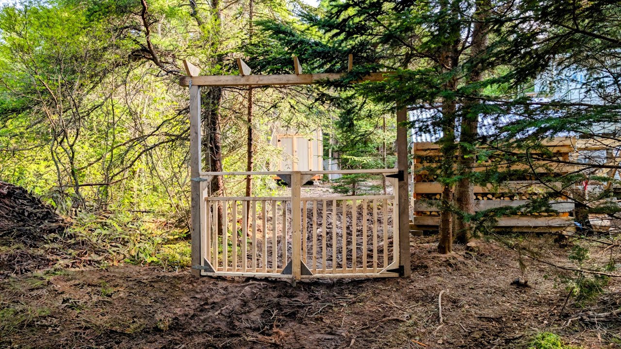 Building a Gate for our Off Grid Tiny Cabin in the Woods