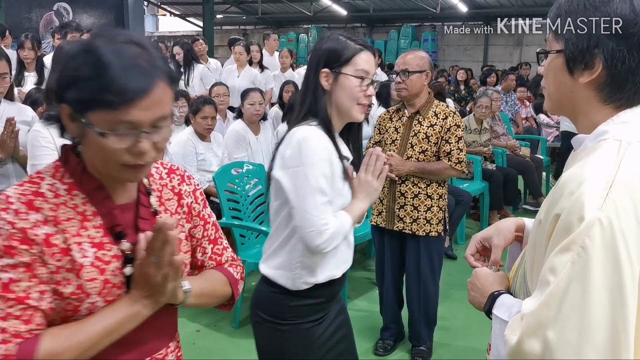 Inisiasi tahap kedua ke 57 Katekumen di Paroki Cikarang Gereja Ibu Teresa