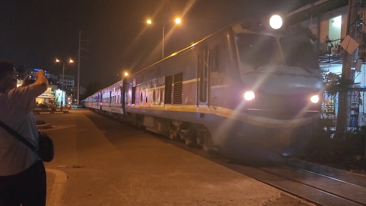 (161) D19E-964 kéo tàu SE5 [20:06 - 27/1/2026]