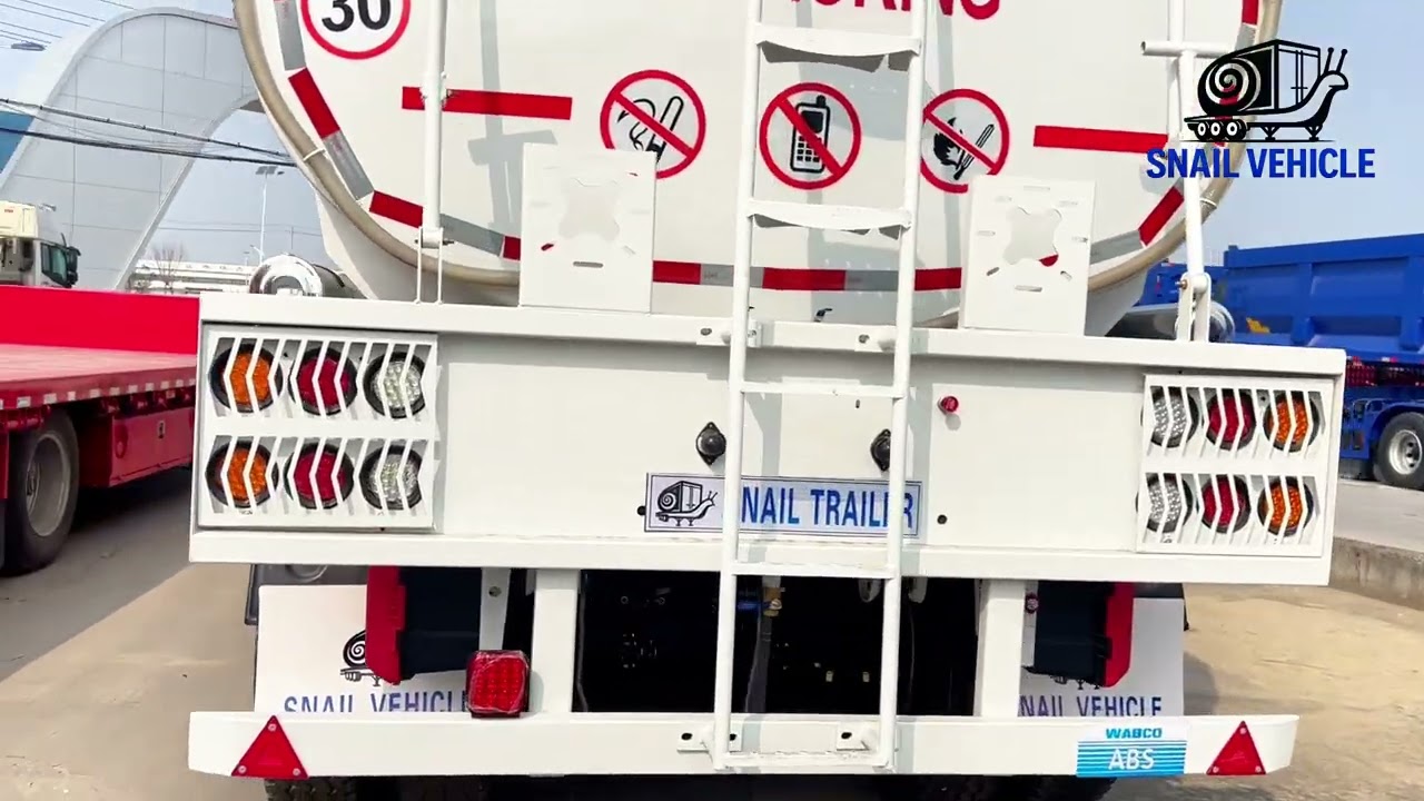 Reliable 4 Axle Fuel Tanker Trailer Sale in Guinea | for Bulk Fuel Transport