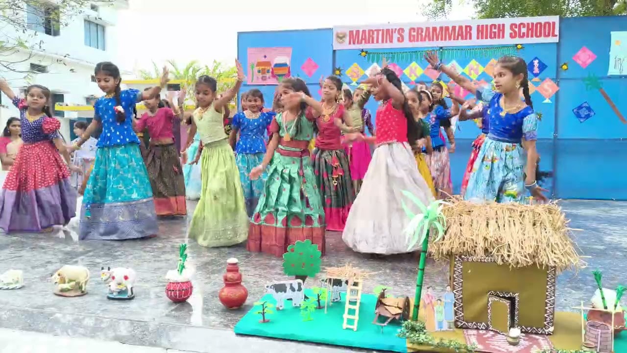 Dance by 3rd,4th and 5th classes 