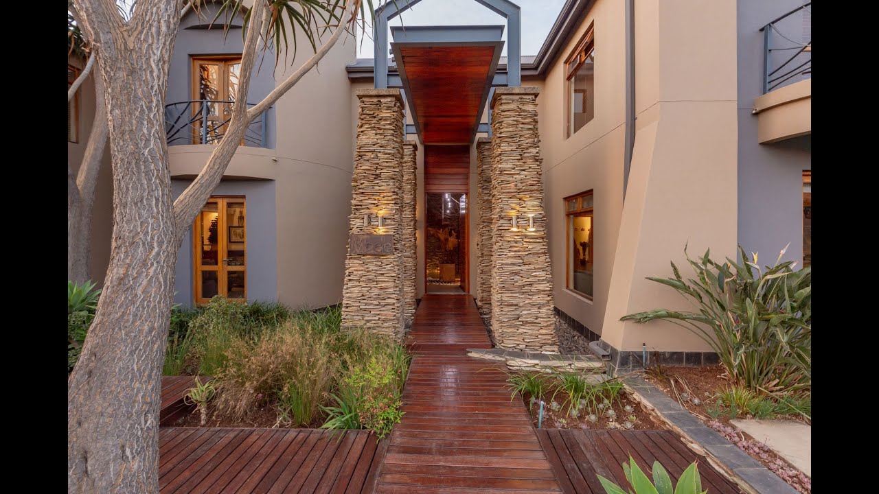 5 bedroom double-storey house for sale in Greenstone Hill