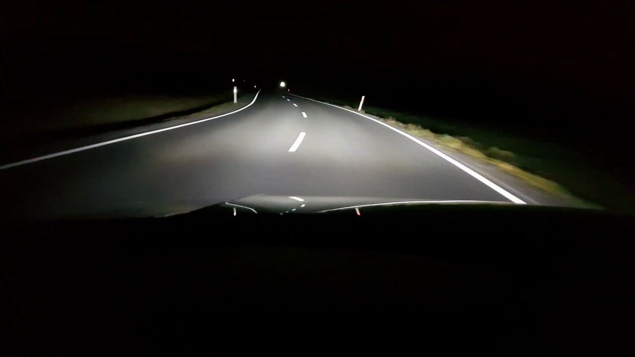 VW Arteon 2020 Światła dynamiczne jazda nocna Dynamic Headlight night ride
