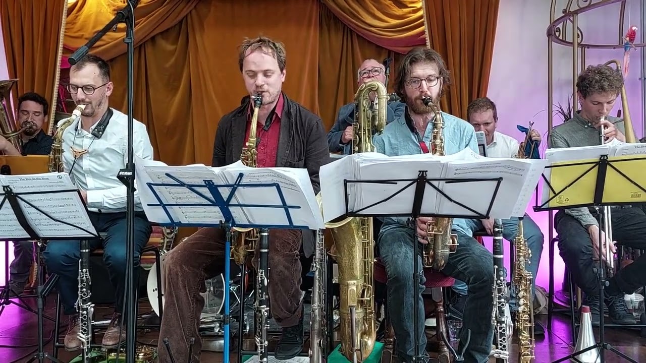 Ewan Bleach and his band play Ain't Misbehavin' by Fats Waller, 7th May 2023 Jamboree, Kings Cross