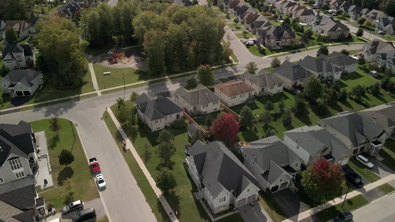 Neighbourhood Tour: Wasaga Beach Village, Wasaga Beach