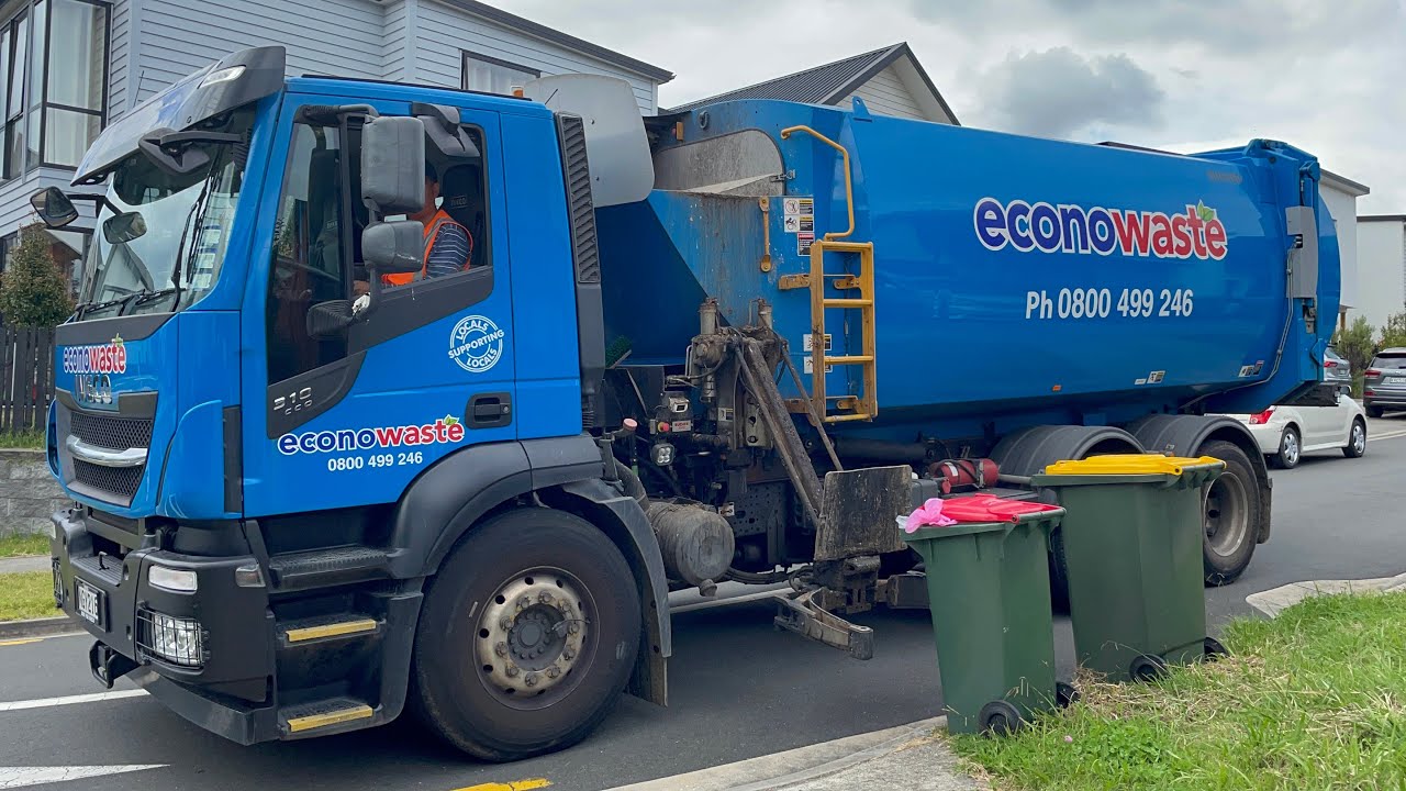 Auckland Garbage (Euro 6 Bucher)