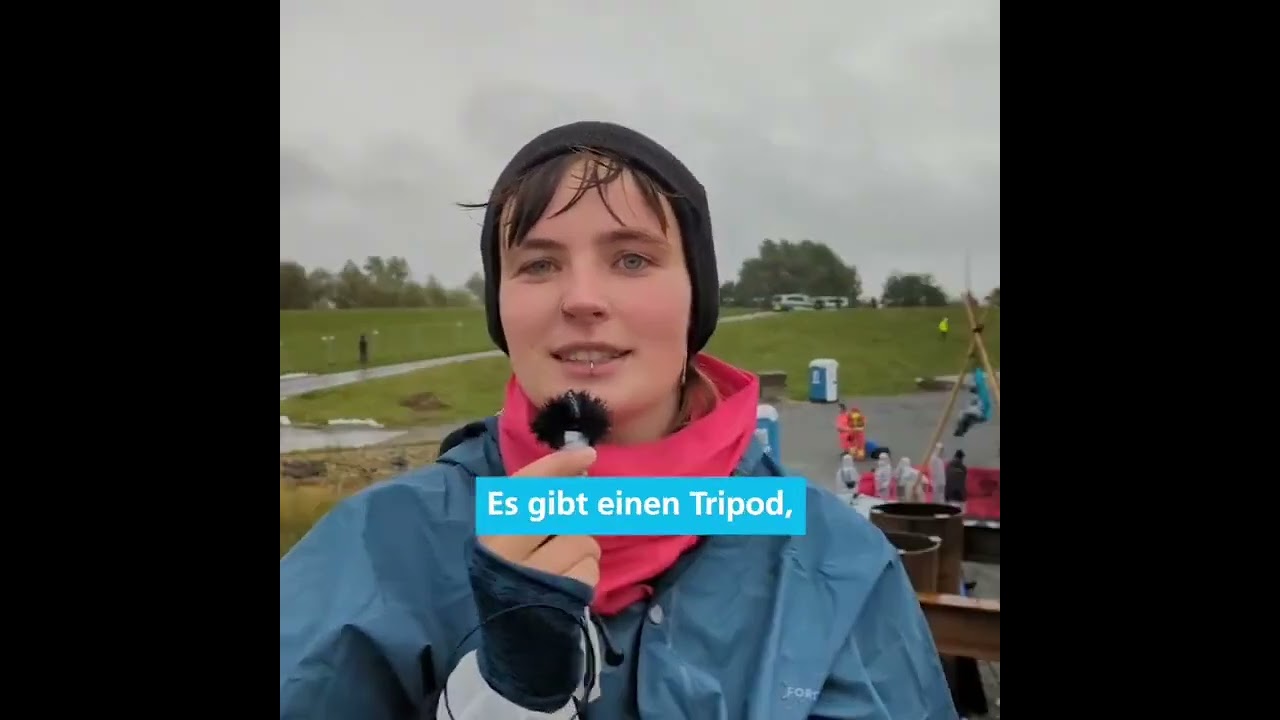 Ende Gelände blockiert Fracking-Gas-Terminal in Brunsbüttel