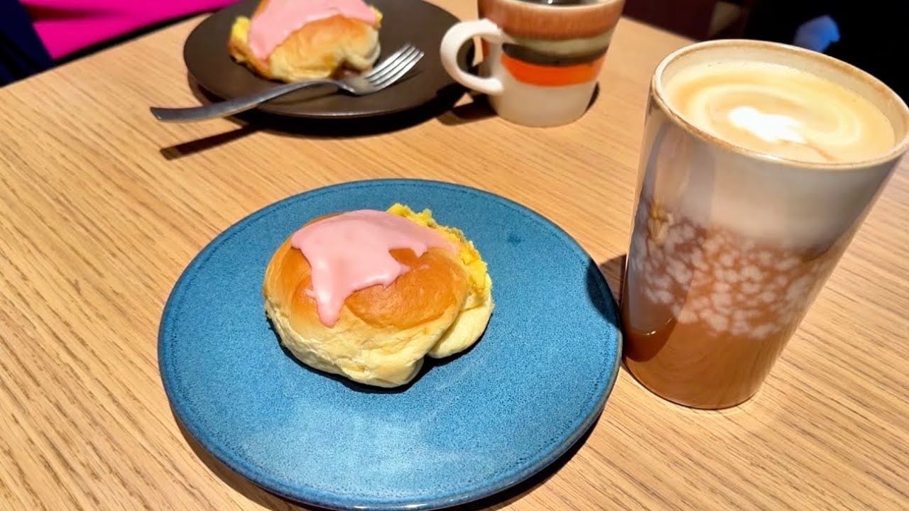 Outing with my girl 🥰 #booksandbeans #kolding #coffee 