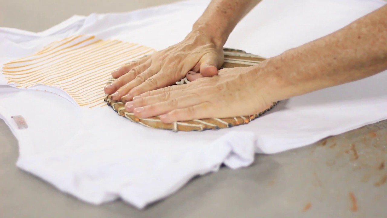 Processo de Estamparia Manual - Atelier Customize | Projeto Reverte + Instituto Fazendo História