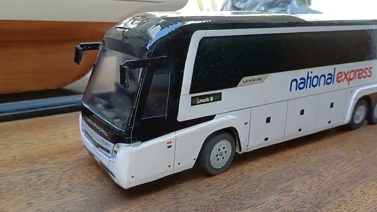 National Express Caetano Levante 3 coach model 1/43 scale