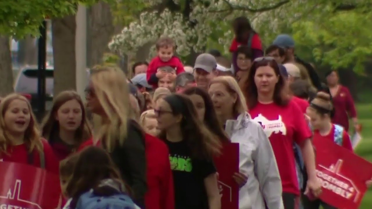 Parents and students protest potential Grosse Pointe Park school closure
