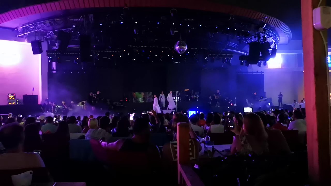 Ebru gündes konser açılışı Çıkış