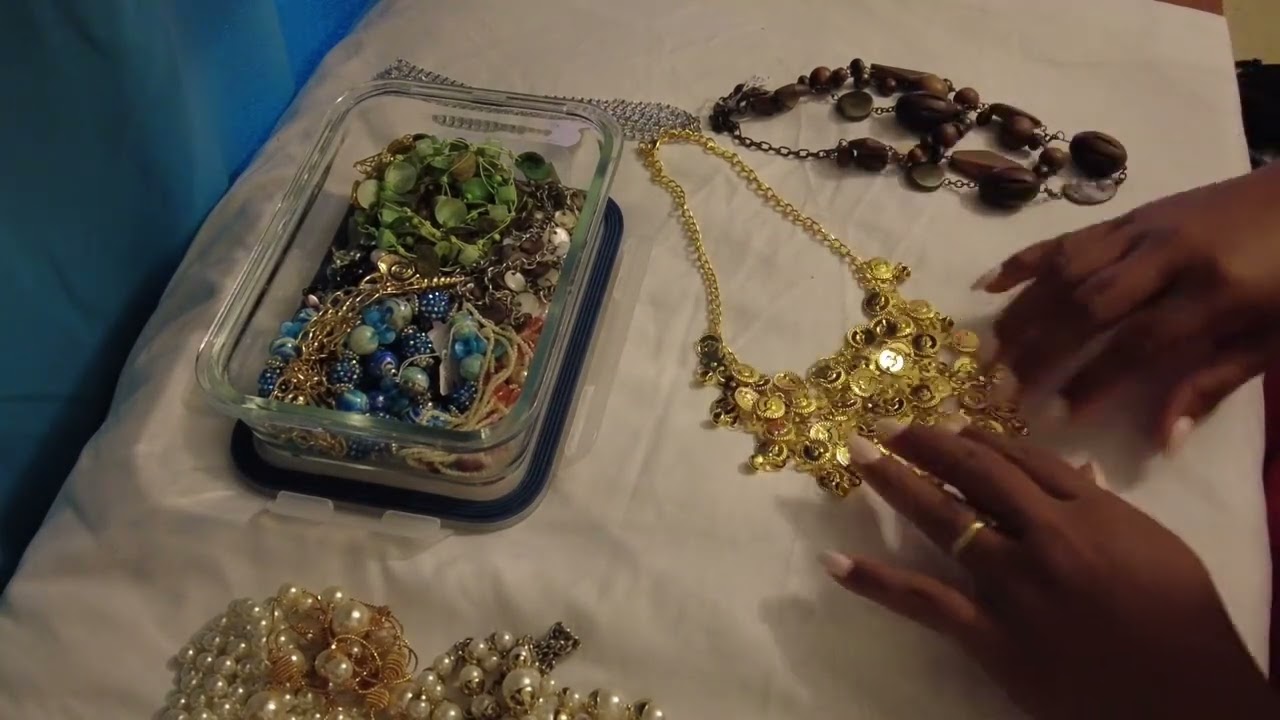 No Talking ASMR | Playing My New Jewelry Collection, Jewelry Triggers, Lots Of TINGLY Jewelry Sounds