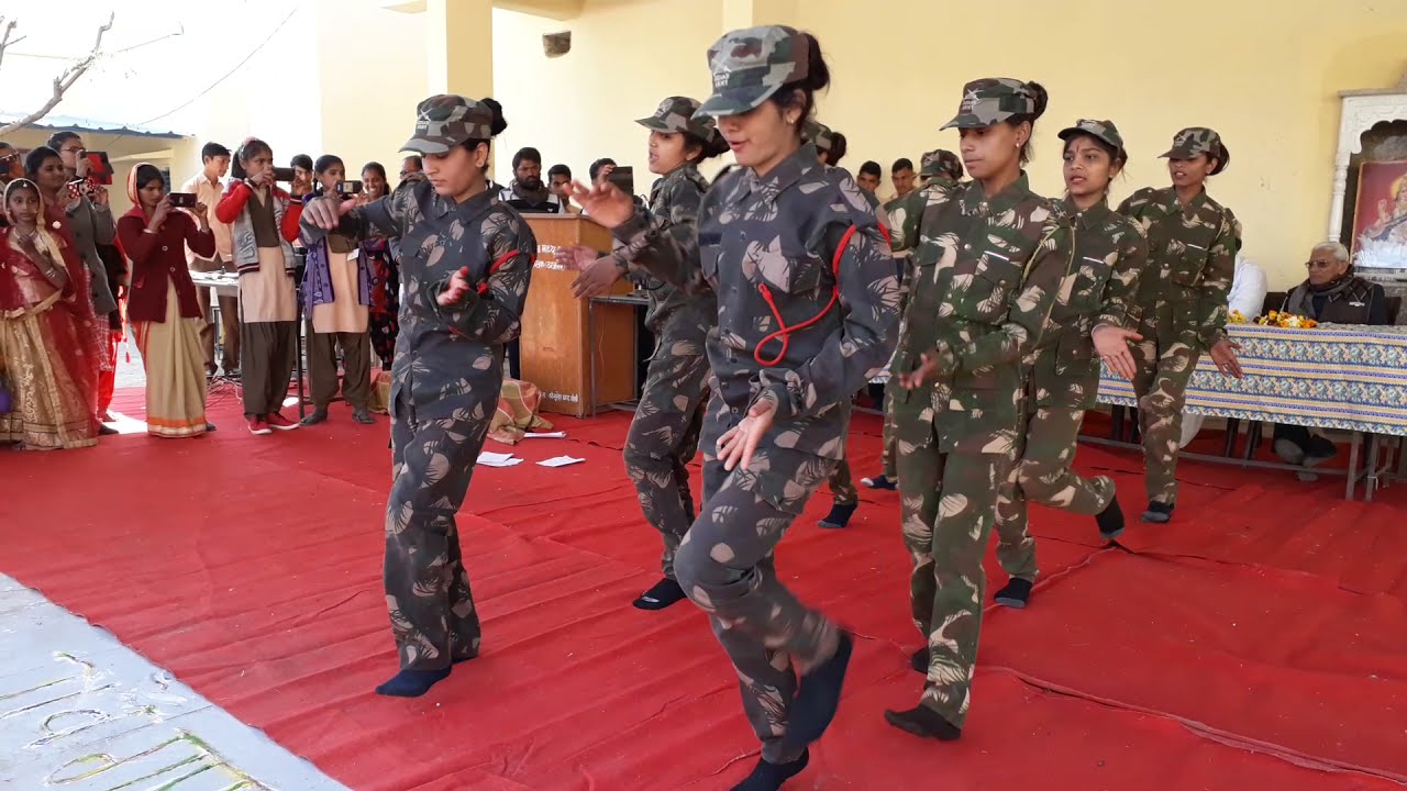 SANDESE AATE H ,school ke bacho  ka sandar dance