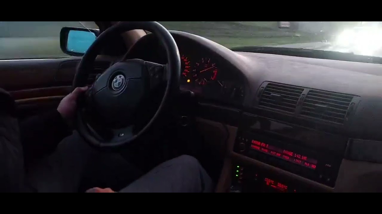 BMW E39 528I | 7000RPM SOUND