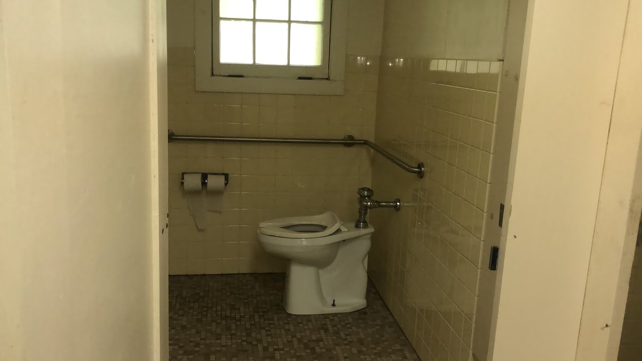[1194] Park restroom with 1980's AS and Gerber fixtures!