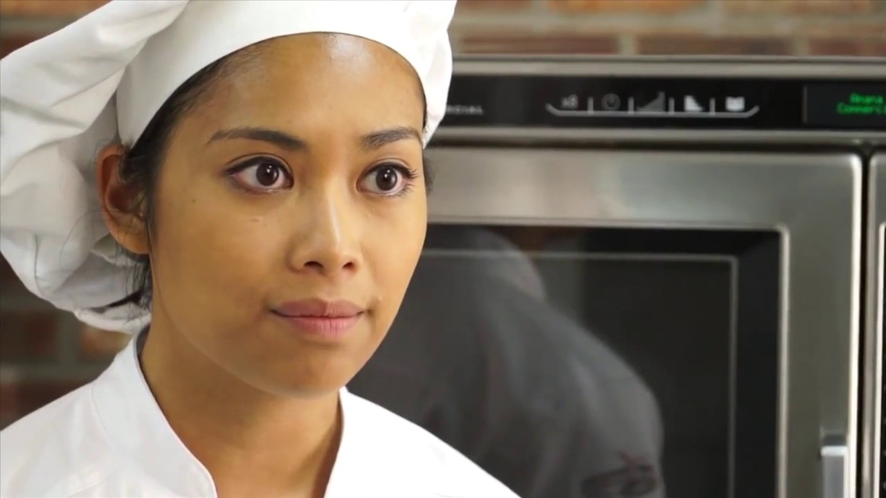How to Use a Microwave Oven | Amana HDC212 Commercial Microwave Tutorial