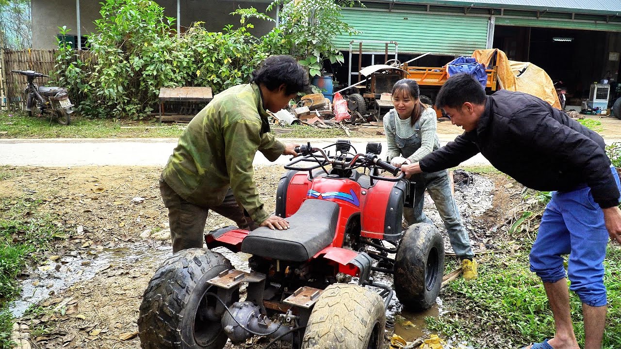 Rescuing a broken-down ATV on the side of the road – A skillful repair by a Pakistani guy