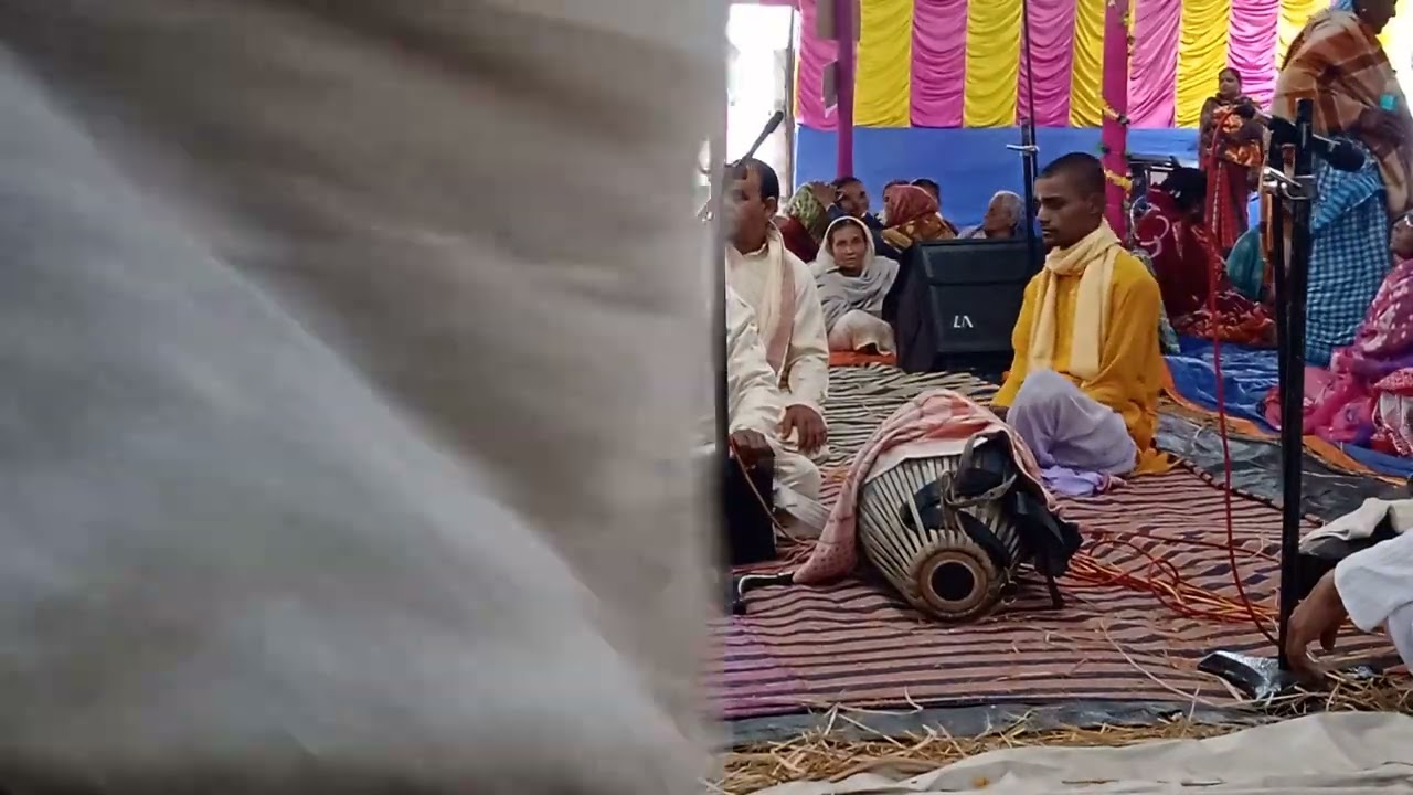 হরিনাম সংকীর্তন. গৌরী সম্প্রদায় নাম শুনেছিলেন সেই দলেরই মেইনবাদক কালা কাকা বাজাচ্ছেন খোল 11.01.2025