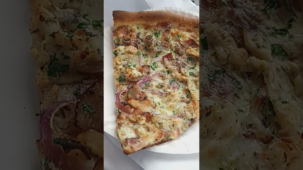 Сегодняшняя пицца с курицей, беконом и соусом ранч — идеальный вариант для обеда 🍕🍕🍕🍕🔥💣💣🔥💪 