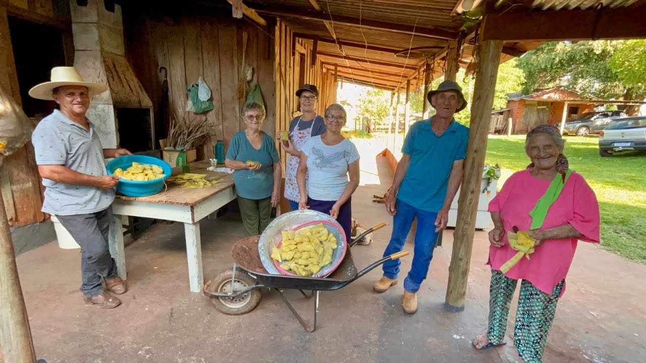 Fomos fazer pamonha no sitio do Bastião e Dona Maria, junto com o Simplão de Tudo