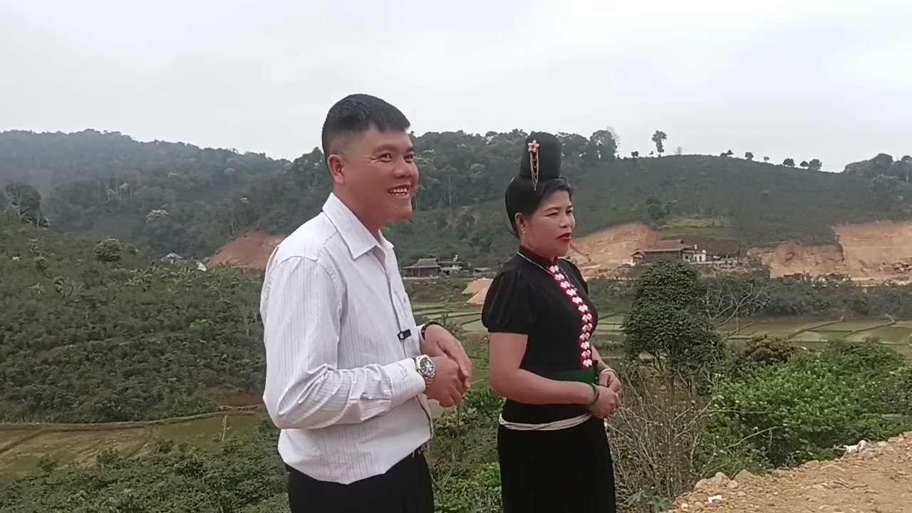 Nghệ nhân mới hát rất hay mơi pi noong tỏn phăng 