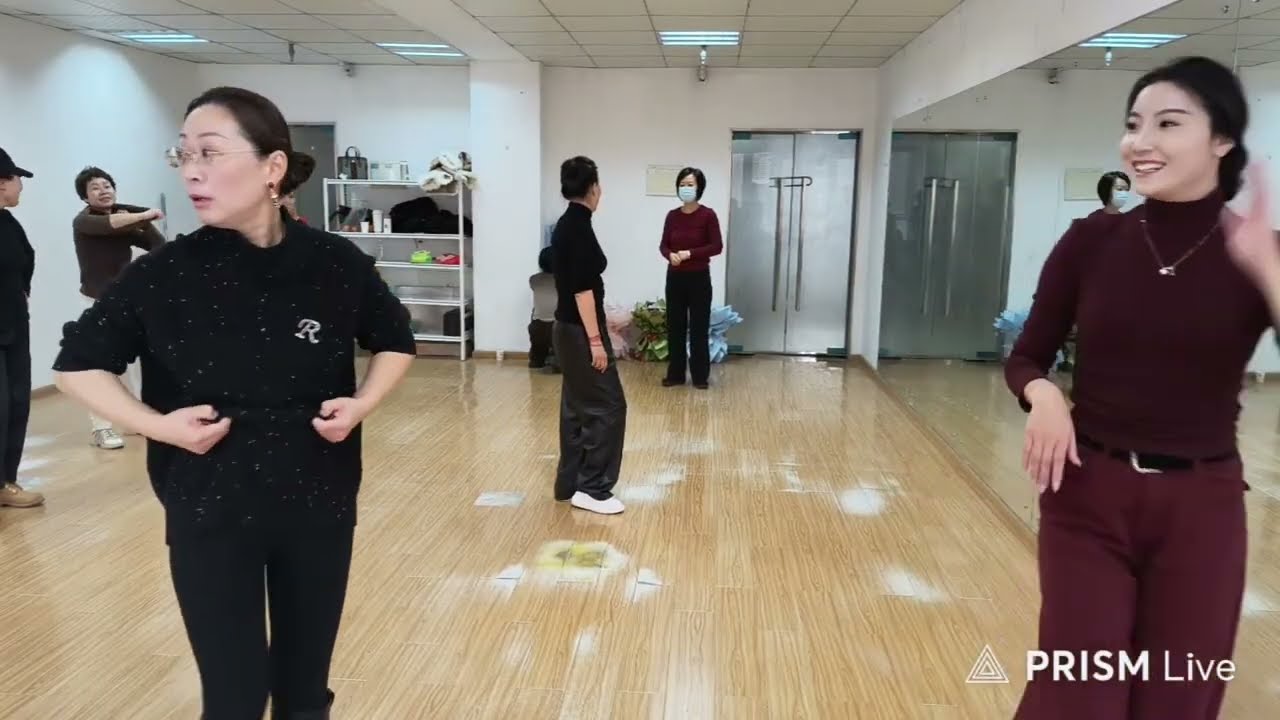 Class(19) - Learning Tibetan Dance with Tashi, Yangxiuer & Lamuwa
