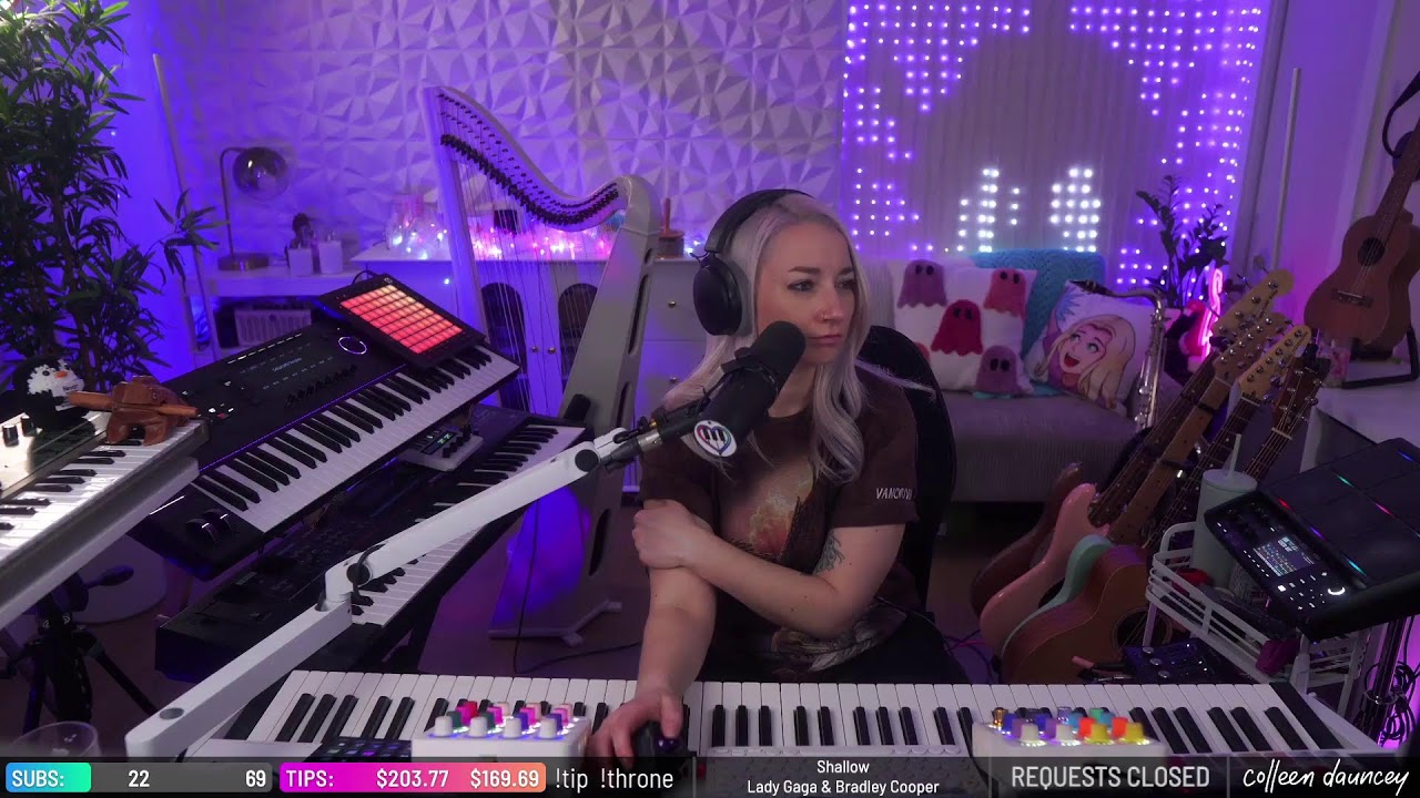 ☆ Song requests, live looping, & chatting ☆