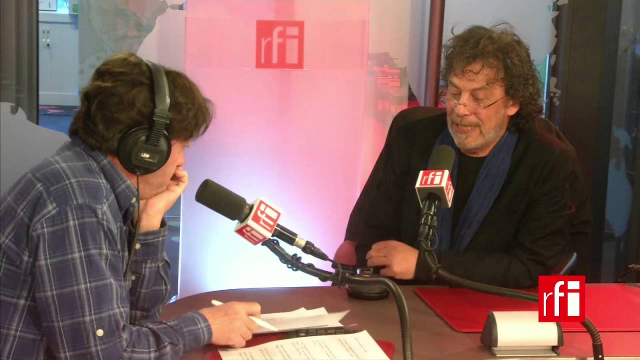 El guitarrista Tomas Gubitsch con Jordi Batallé en RFI