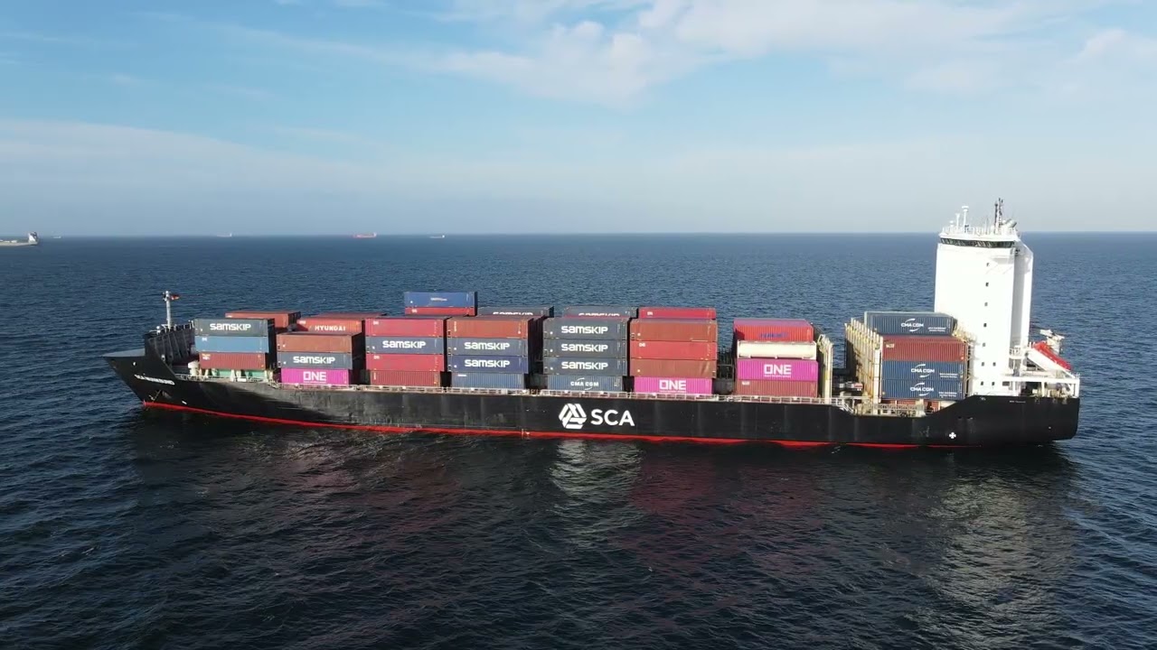 MSC VULCANO II #lifeatsea #barmbek #anchor #anchoring #anchorage