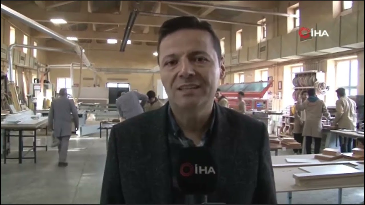 BU OKUL FABRİKA GİBİ ÇALIŞIYOR