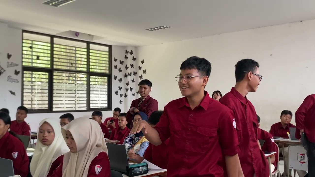 Pengabdian Masyarakat: Sains Data untuk Masyarakat di SMK Telkom SIdoarjo