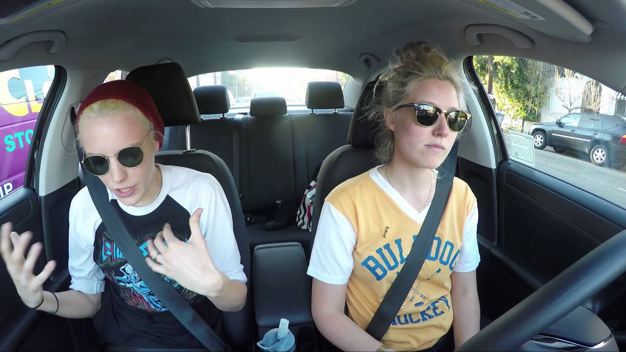 Suzie & Erika Linder go to the puppy park