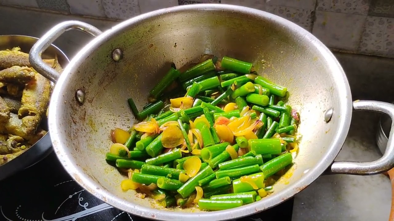 Bata machher piyaj kali dia jhaal sit kaler ak darun recipe 