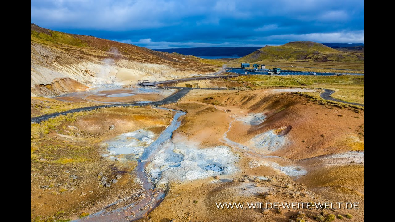 Aerial View: Thermal Area Seltun of Iceland - Von oben: Islands Thermalgebiet Seltun