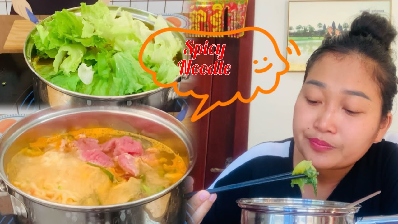 Lida Mukbang :) Eating Spicy Noodle, Beef kimchi salad and noodle